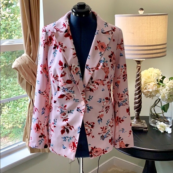 Lane Bryant Jackets & Blazers - Lane Bryant Floral Blazer NWT Size 16